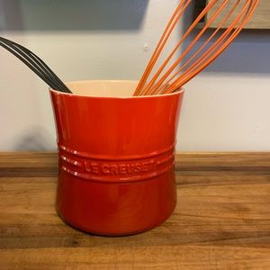 Le creuset red utensil crock 2.4L